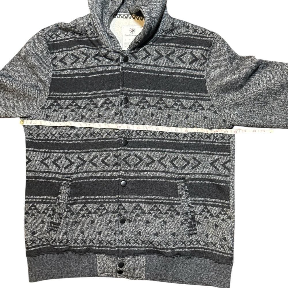 On The Byas Aztec Tribal Button-Up Hoodie Men’s L Y2K Missing Drawstring - Picture 3 of 7